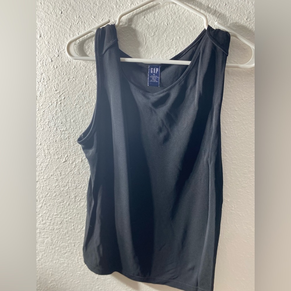 Gap basic tank‎ top.